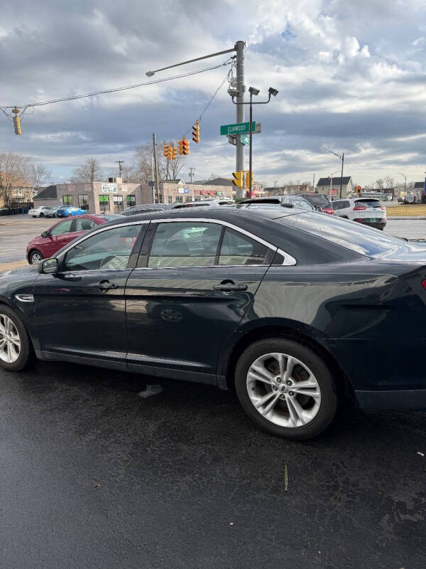 2014 Ford Taurus SEL