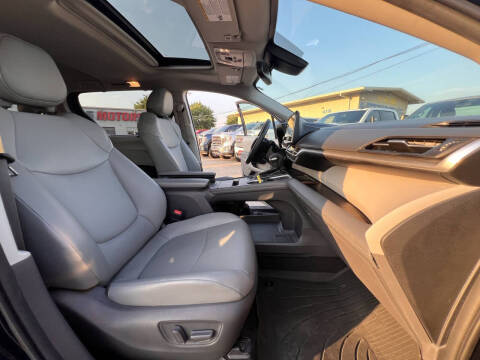 2021 Toyota Sienna XLE 8-Passenger