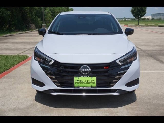 2025 Nissan Versa SR