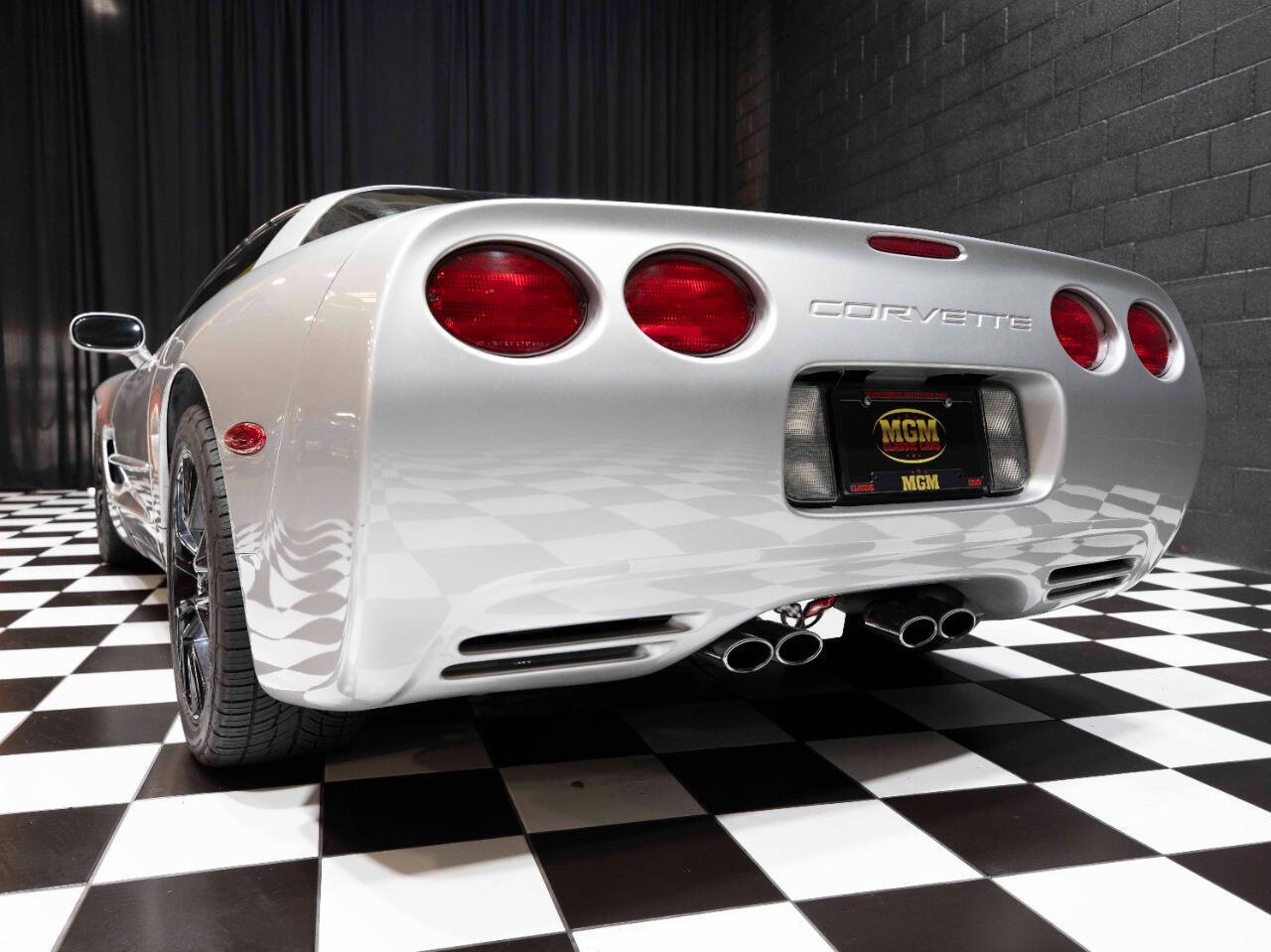 2004 Chevrolet Corvette 22