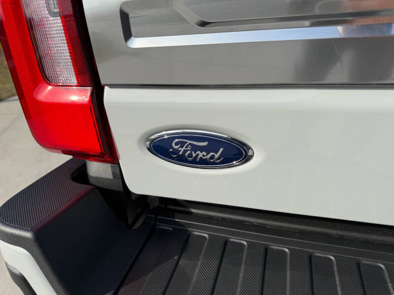2026 Ford F-450 Super Duty Platinum