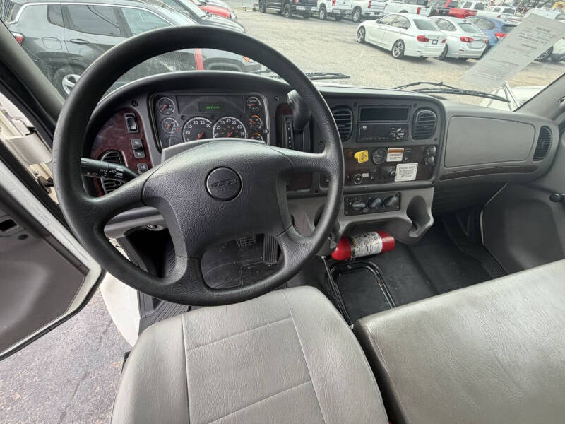 2020 Freightliner M2 106