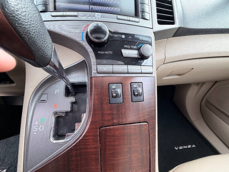 2011 Toyota Venza AWD V6