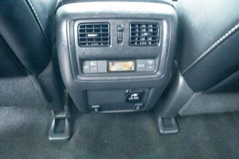 2017 Nissan Pathfinder SL