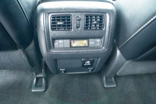 2017 Nissan Pathfinder SL