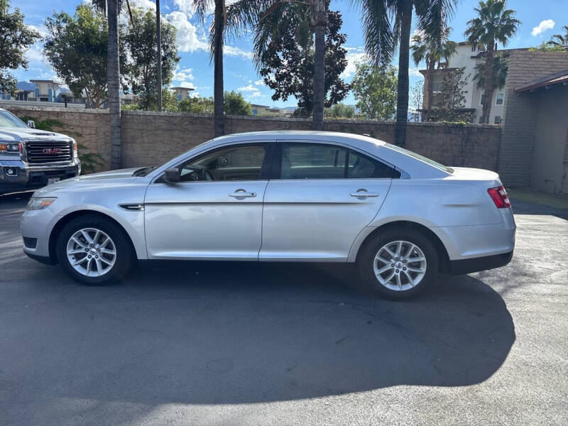 2013 Ford Taurus SE