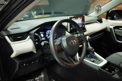 2020 Toyota RAV4 Hybrid XLE