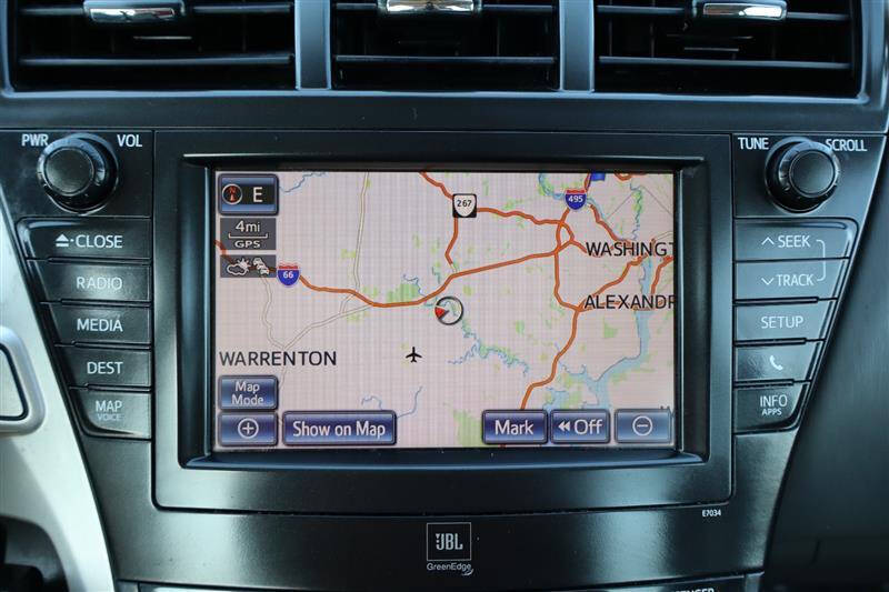 2014 Toyota Prius v Five