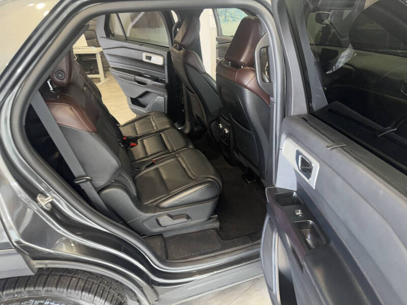 2020 Ford Explorer Platinum