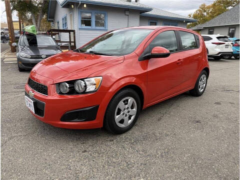 2013 Chevrolet Sonic LS Manual