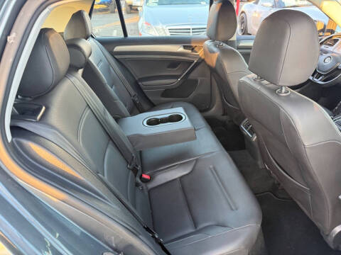 2015 Volkswagen Golf TSI SE