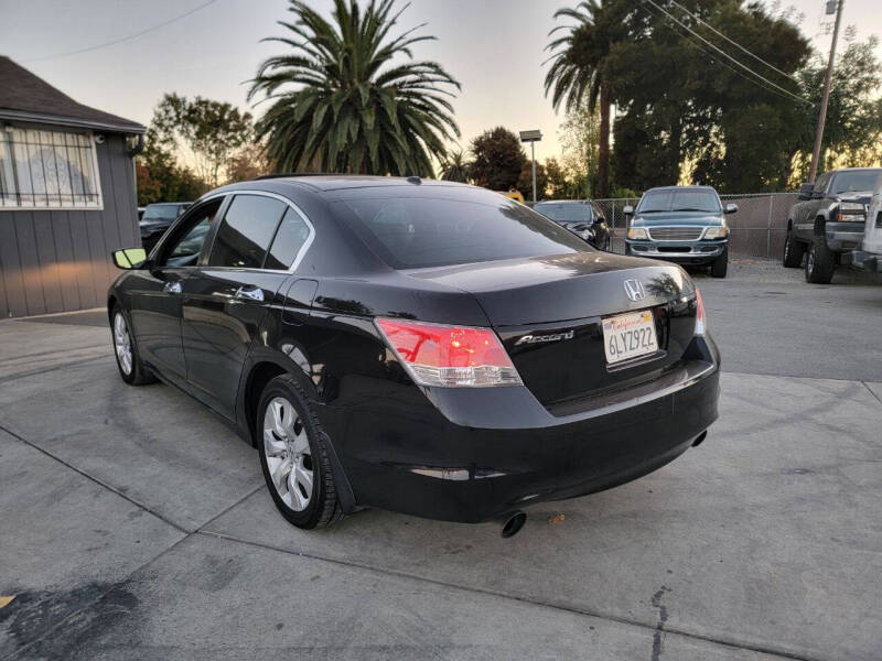 2010 Honda Accord null photo 7