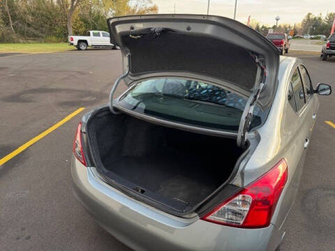 2013 Nissan Versa 1.6 SV