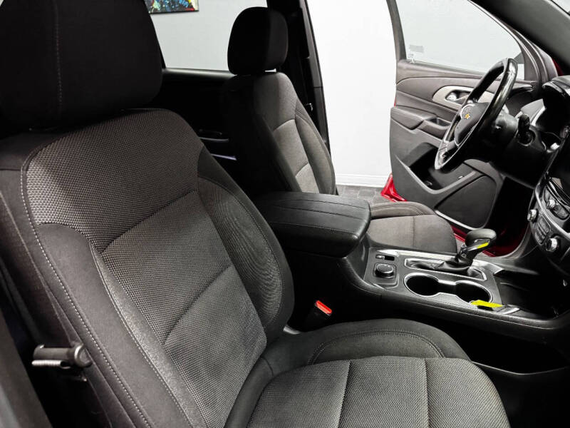 2022 Chevrolet Traverse LT Cloth