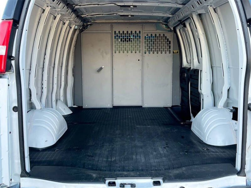 2024 GMC Savana 2500