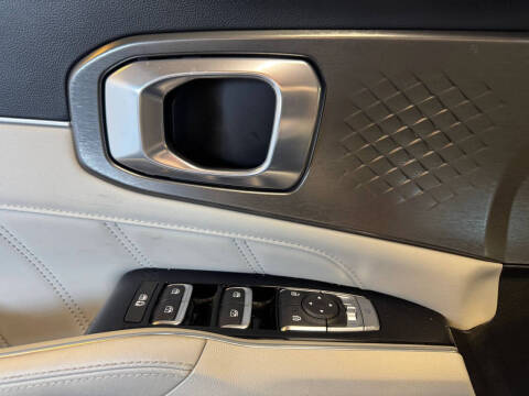 2022 Kia Sorento Plug-In Hybrid SX