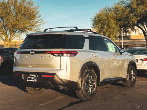 2025 Nissan Pathfinder SV
