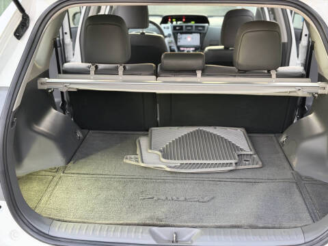 2013 Toyota Prius v Five