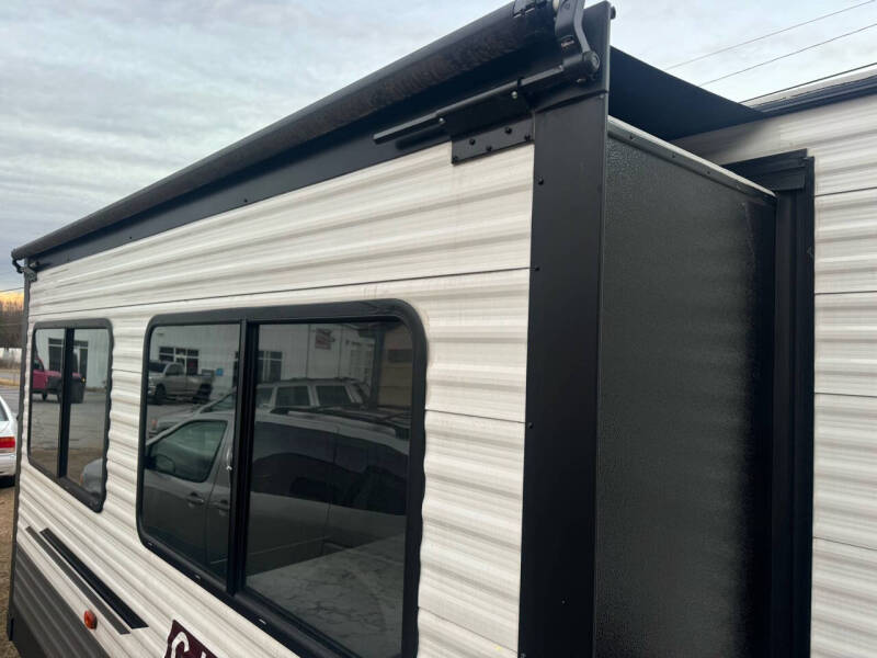 2022 Coleman LANTERN 263BH