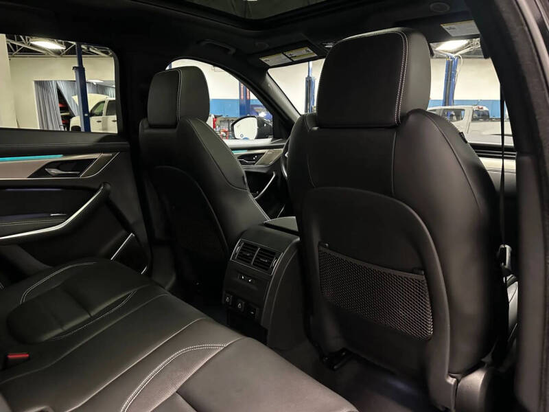 2025 Jaguar F-PACE P250 R-Dynamic S