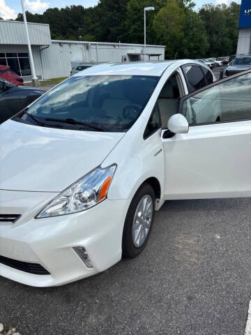 2012 Toyota Prius v Two
