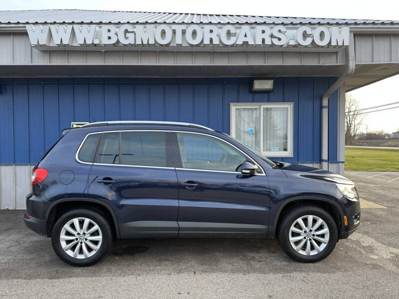 2011 Volkswagen Tiguan for sale at BG MOTOR CARS in Naperville IL