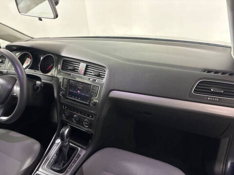 2016 Volkswagen e-Golf SE