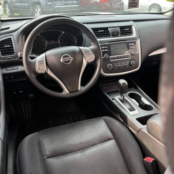 2016 Nissan Altima 2.5 SR
