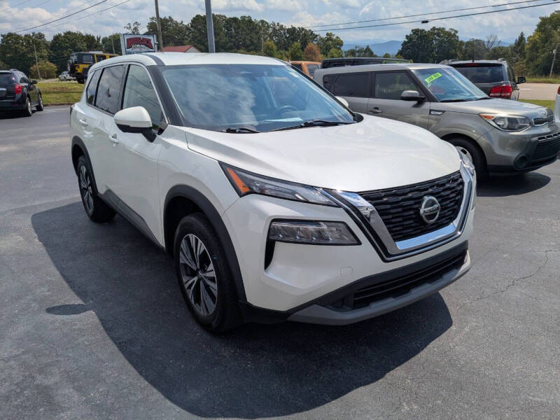2021 Nissan Rogue SV's photo