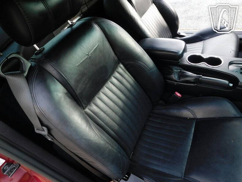 2004 Ford Thunderbird Deluxe