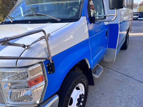 2015 Ford E-Series E-450 SD