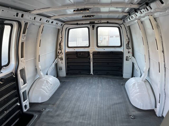 2022 Chevrolet Express 2500