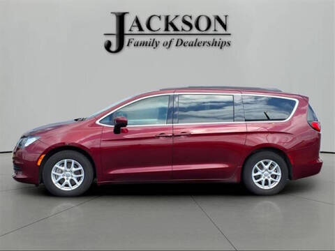 2020 Chrysler Voyager LX