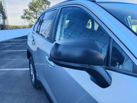 2023 Toyota RAV4 Hybrid LE