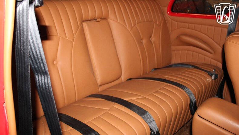 1948 Ford Deluxe