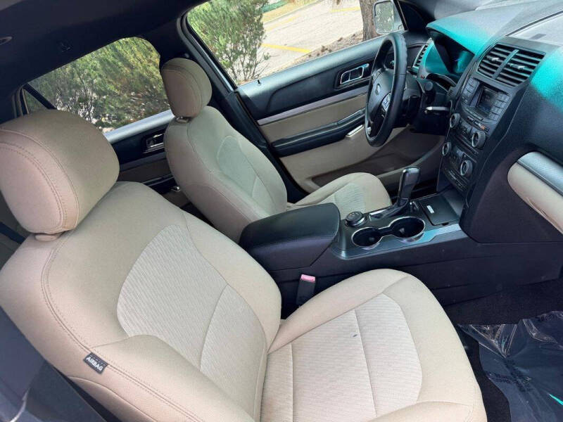 2016 Ford Explorer