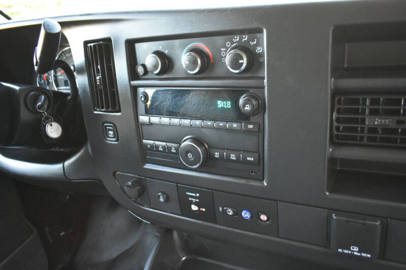 2022 GMC Savana 2500