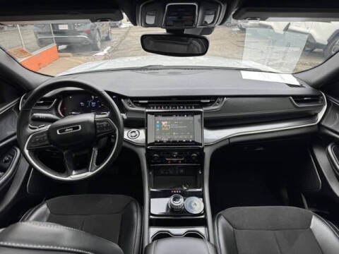 2022 Jeep Grand Cherokee Altitude