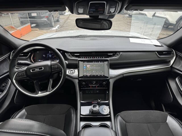 2022 Jeep Grand Cherokee Altitude