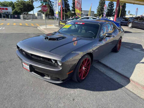 2017 Dodge Challenger R/T Plus Shaker