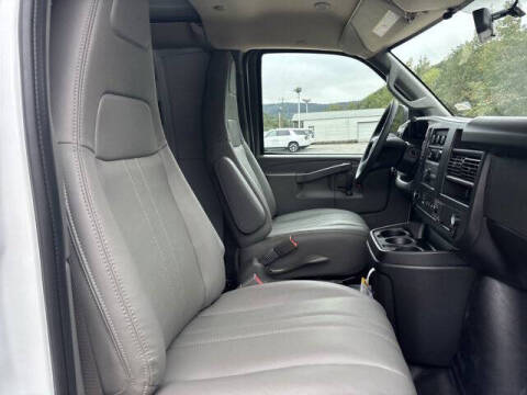 2025 Chevrolet Express 2500