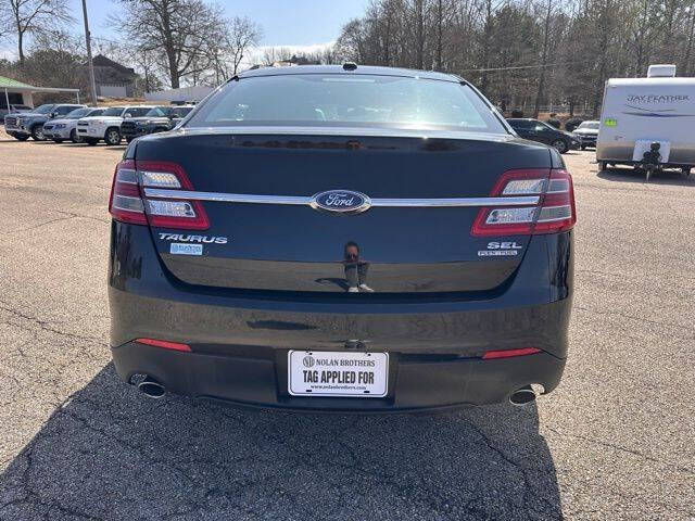 2018 Ford Taurus SEL