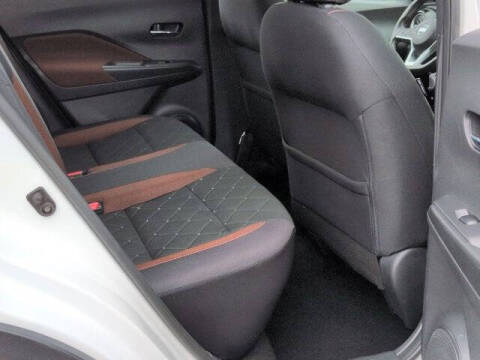 2019 Nissan Kicks SR