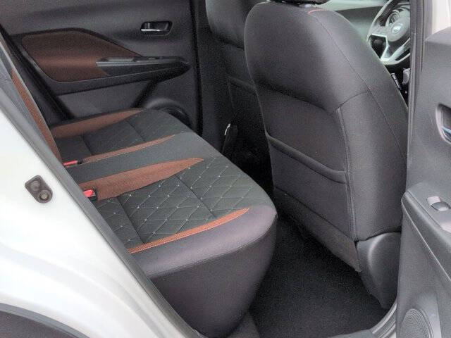 2019 Nissan Kicks SR