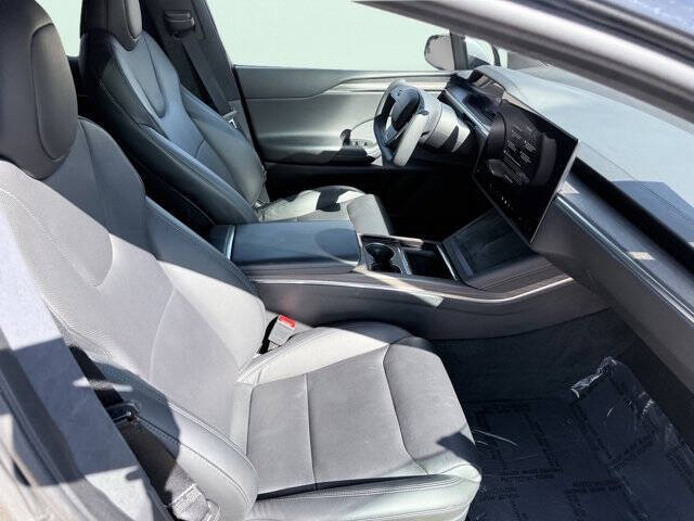 2023 Tesla Model X Standard Range