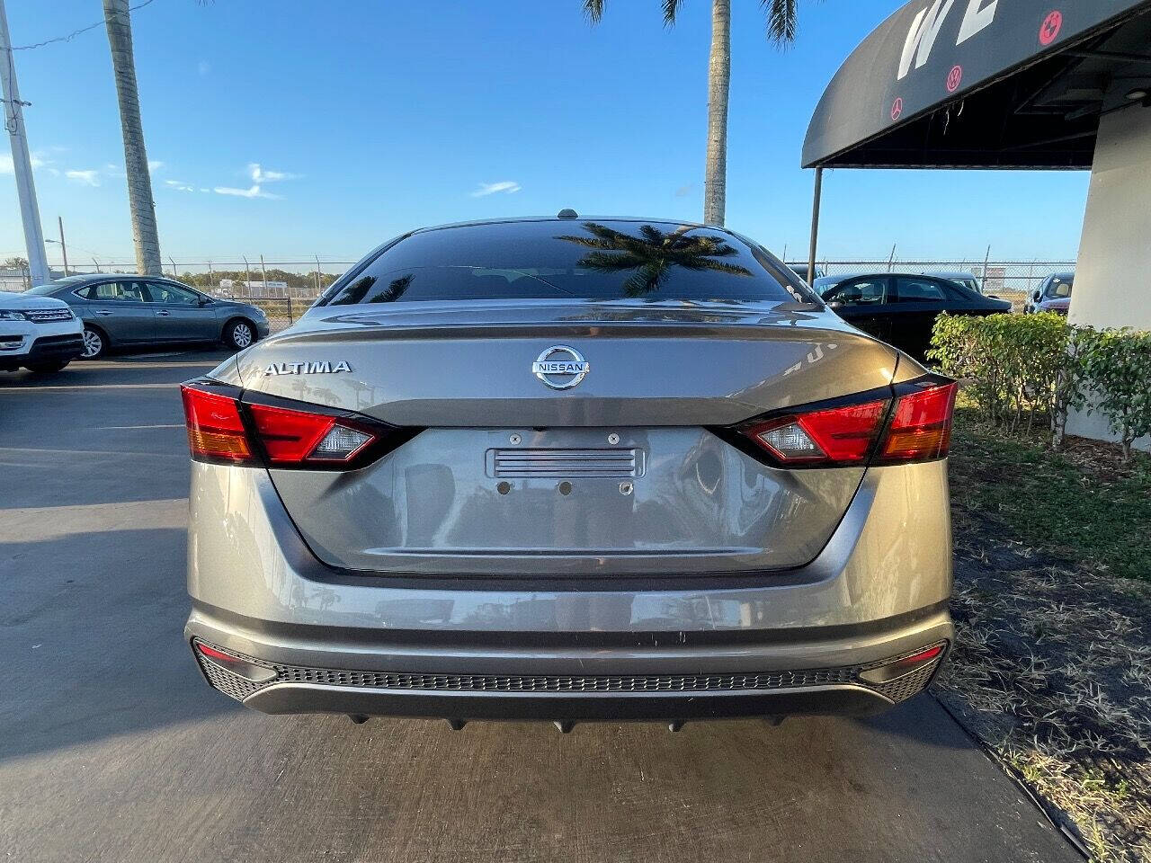 2019 NISSAN Altima Sedan - $18,900