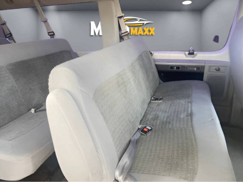 2005 Ford E-Series E-350 SD XLT