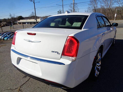 2017 Chrysler 300 C