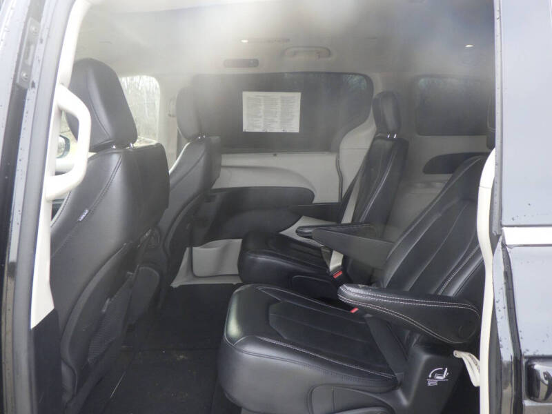 2022 Chrysler Pacifica Touring L