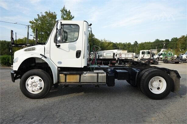 2016 Freightliner M2 106